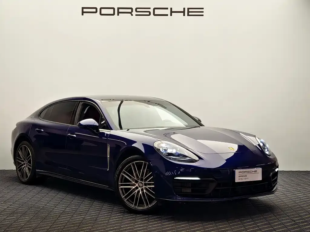 Porsche Panamera — фото 1