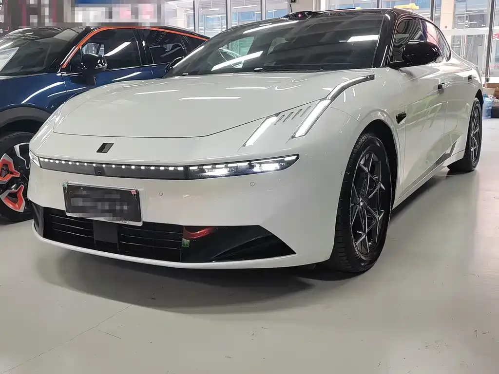 Lynk & Co 10 EM-P