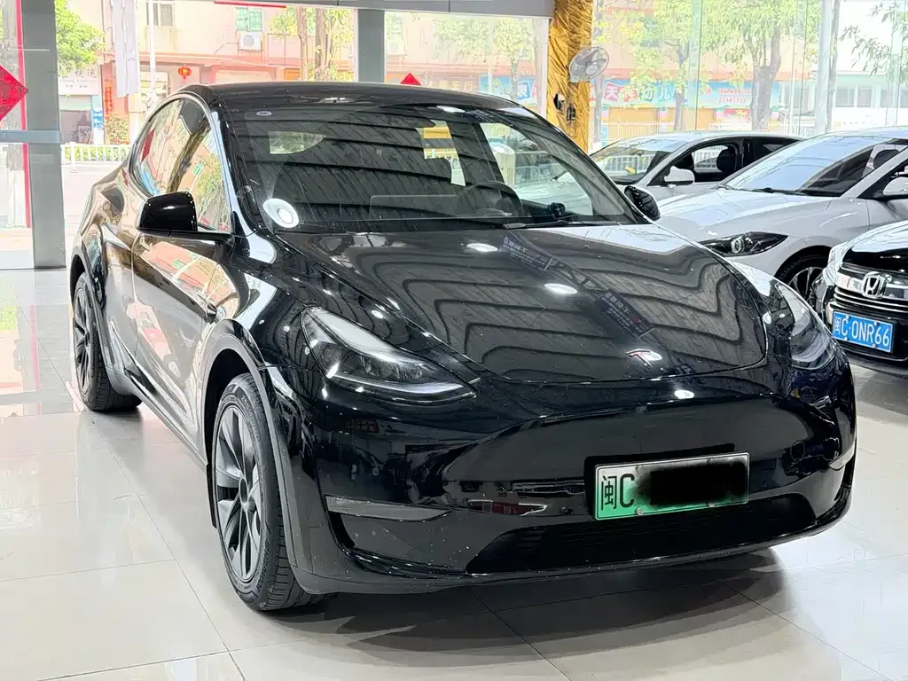 Tesla Model Y — фото 4