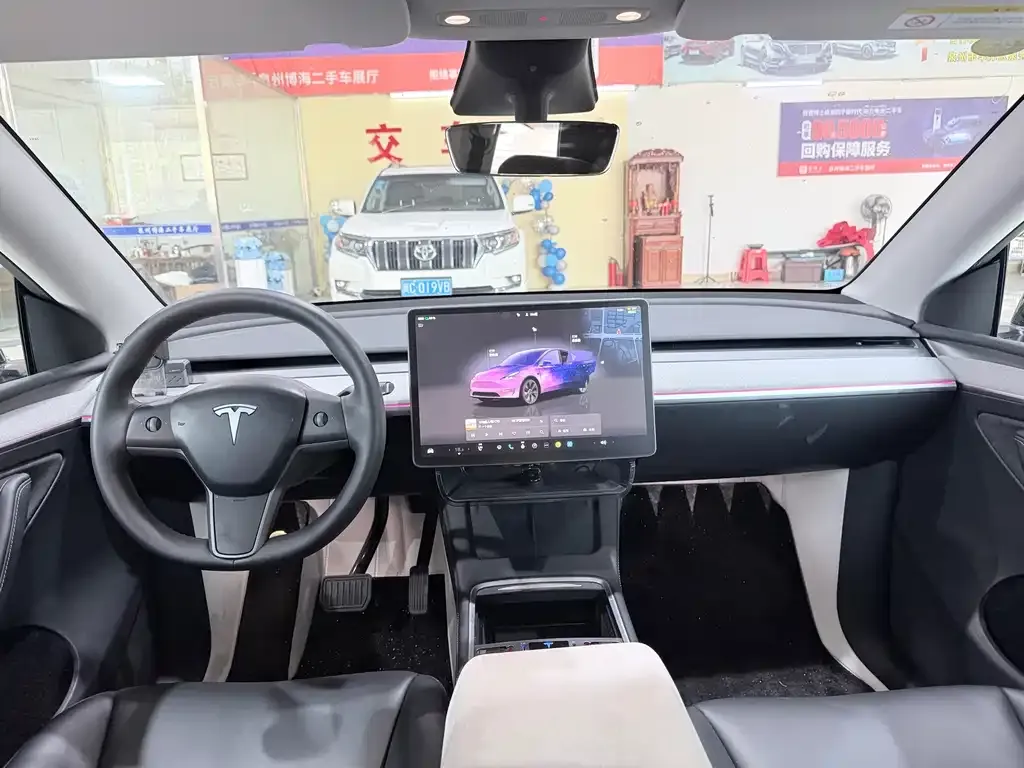 Tesla Model Y — фото 2