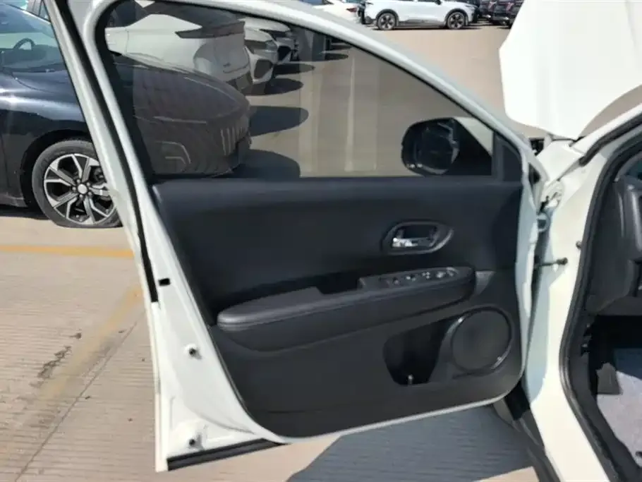 Honda Vezel 2021 из CN, фото 2