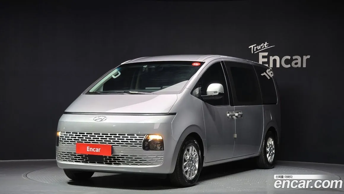 Hyundai Staria