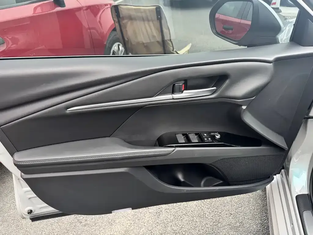 Toyota Camry 2024 из CN, фото 4