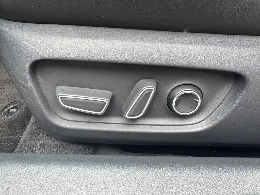 Toyota Camry 2024 из CN, фото 6