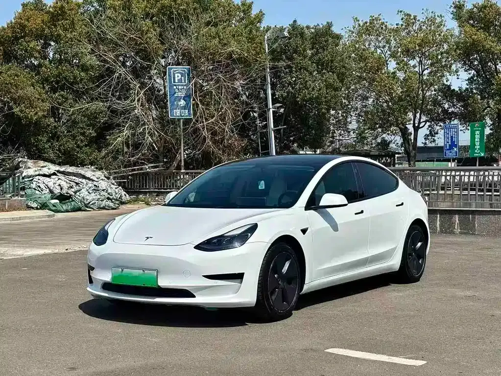 Tesla Model 3 — фото 4