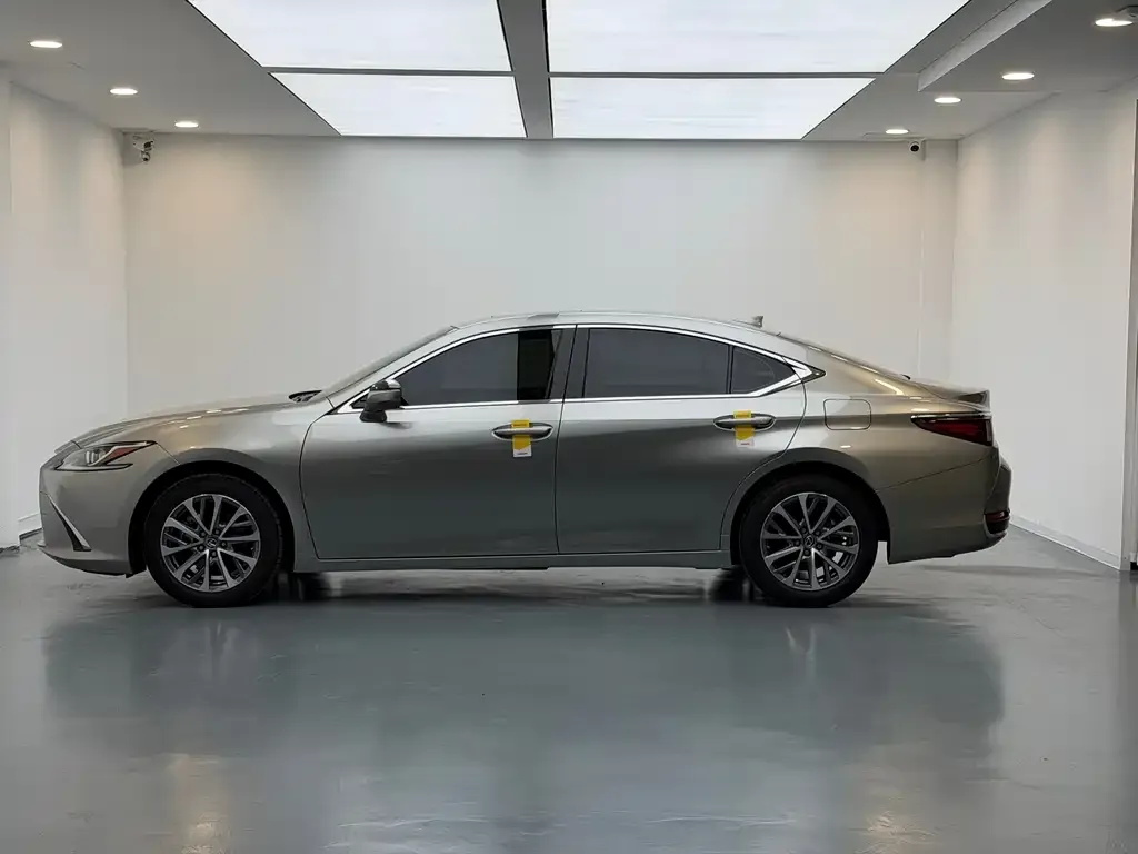 Lexus ES — фото 2