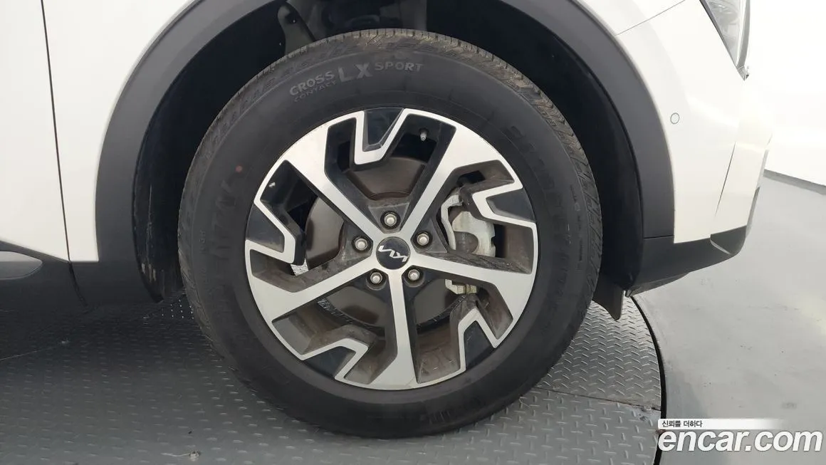 Kia Sportage — фото 8