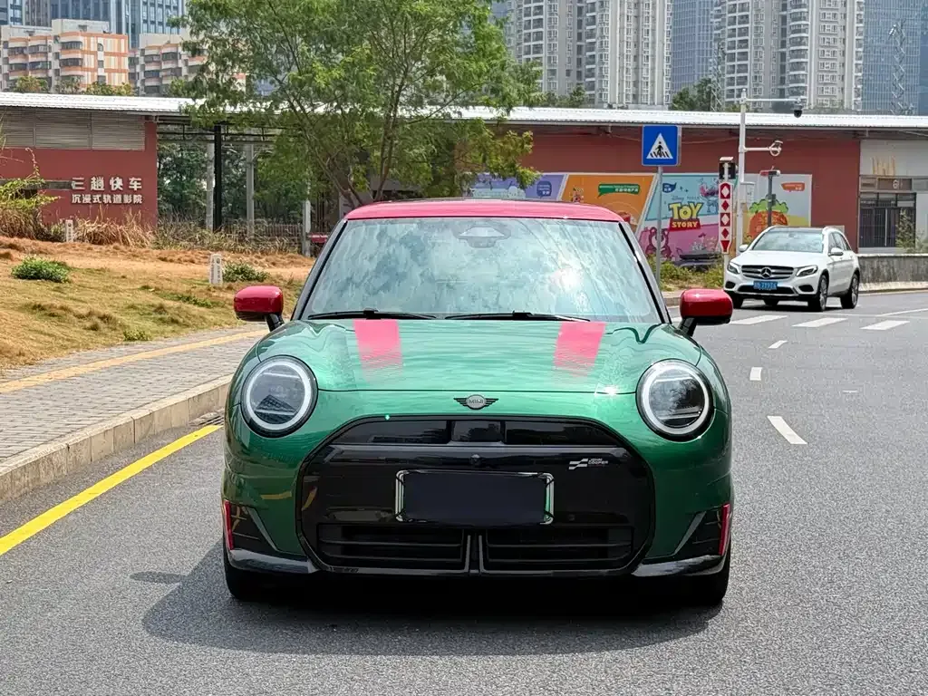 MINI JCW Electric 2025 из CN, фото 8