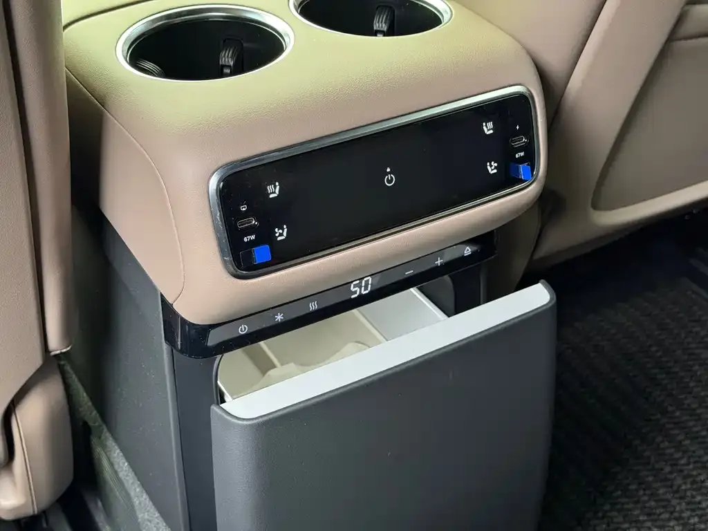 Li Auto L8 2025 из CN, фото 3