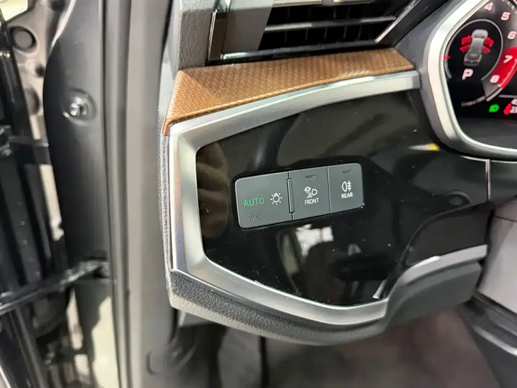 Audi Q3 2023 из CN, фото 2