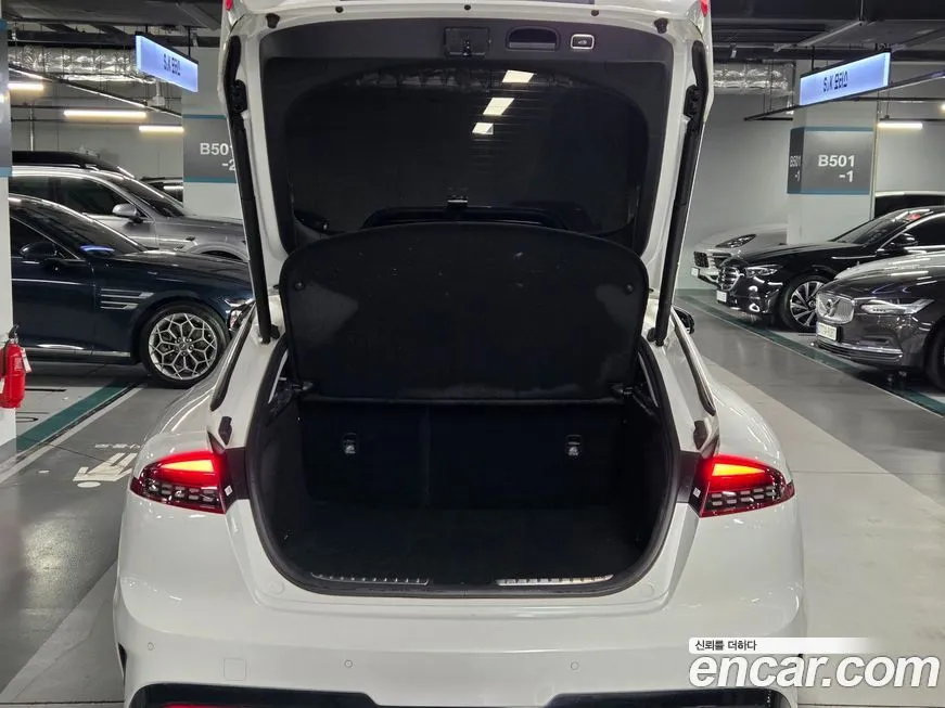 Kia Stinger 2023 из KR, фото 9