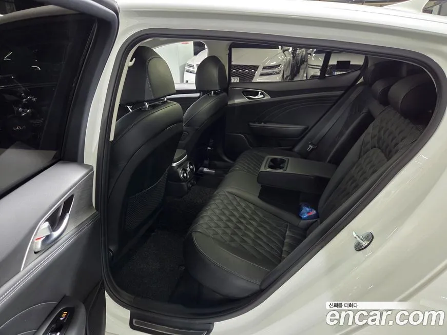 Kia Stinger 2023 из KR, фото 8