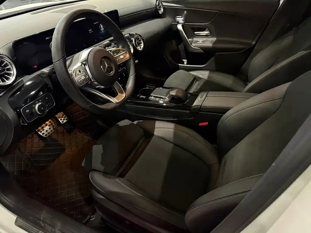 Mercedes-Benz A-Class 2023 из CN, фото 8