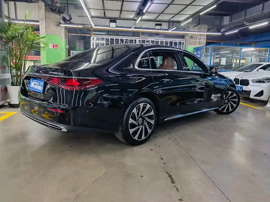 Mercedes-Benz E-Class 2024 из CN, фото 9