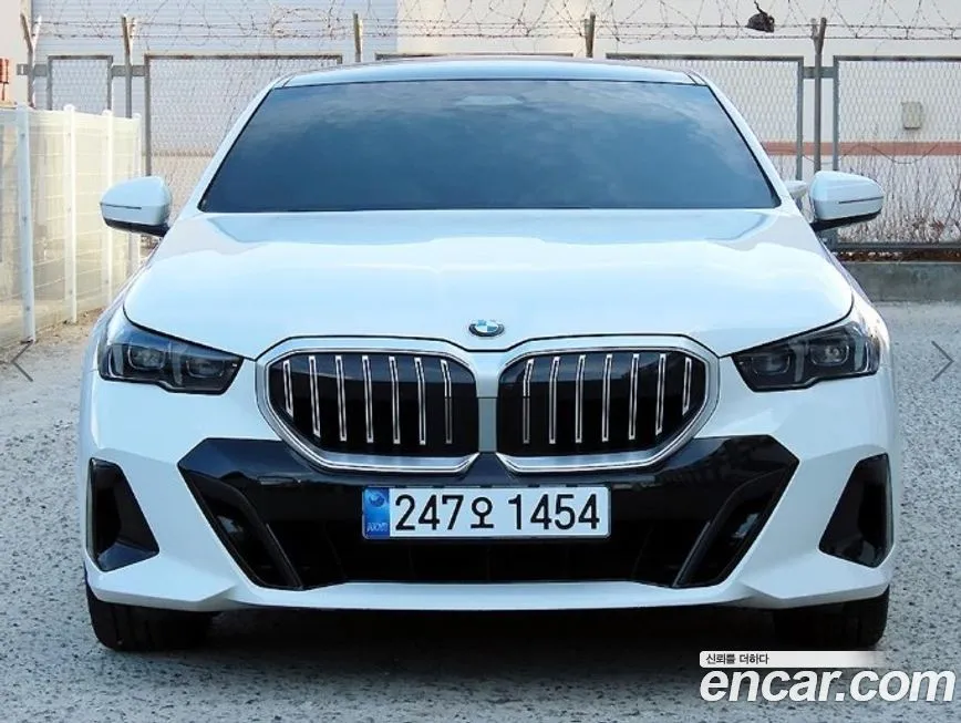BMW 5-Series — фото 1