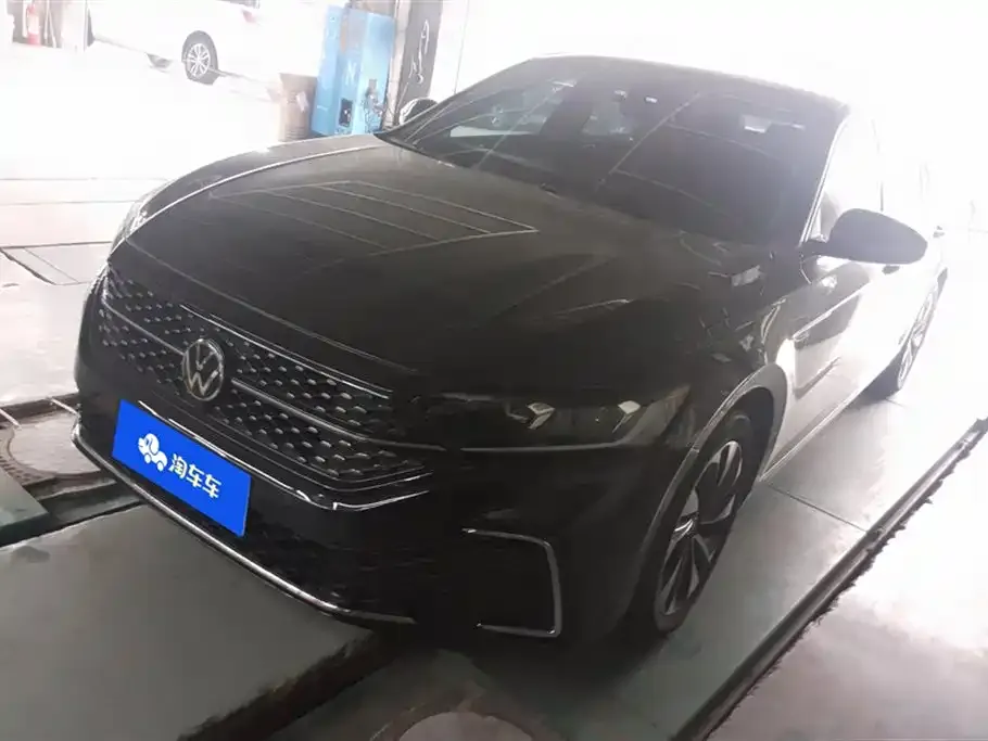 Volkswagen Passat 2023 из CN, фото 1