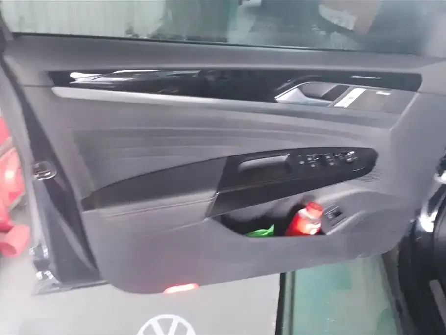 Volkswagen Passat 2023 из CN, фото 5