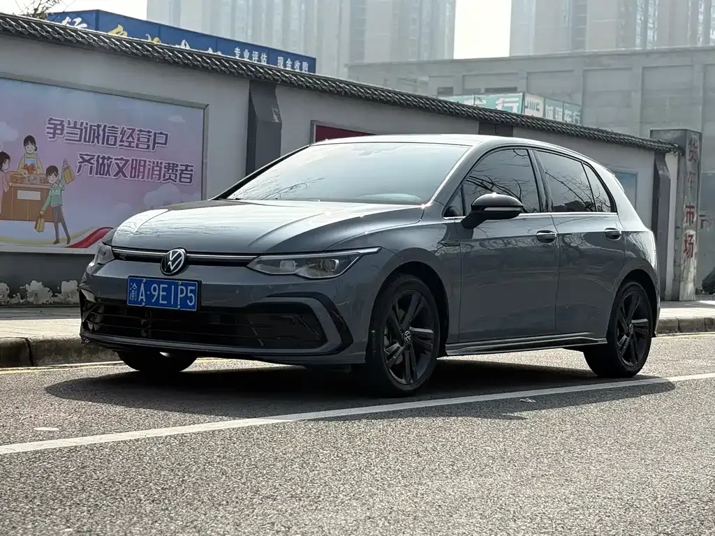 Volkswagen Golf 2023 из CN, фото 1