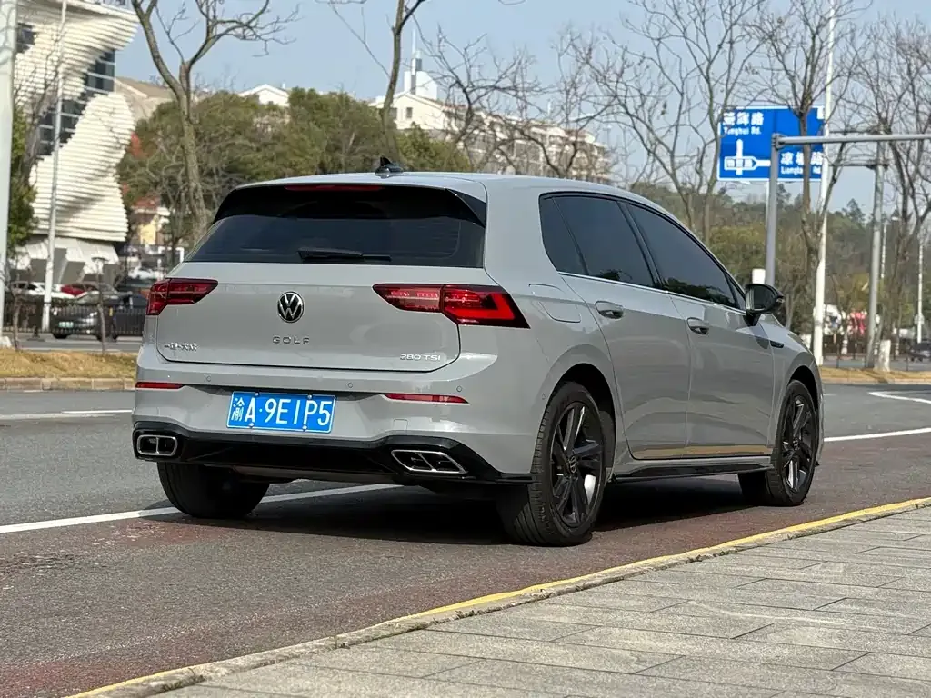Volkswagen Golf 2023 из CN, фото 6