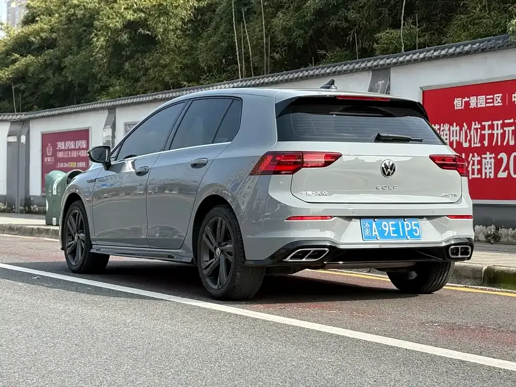 Volkswagen Golf 2023 из CN, фото 8