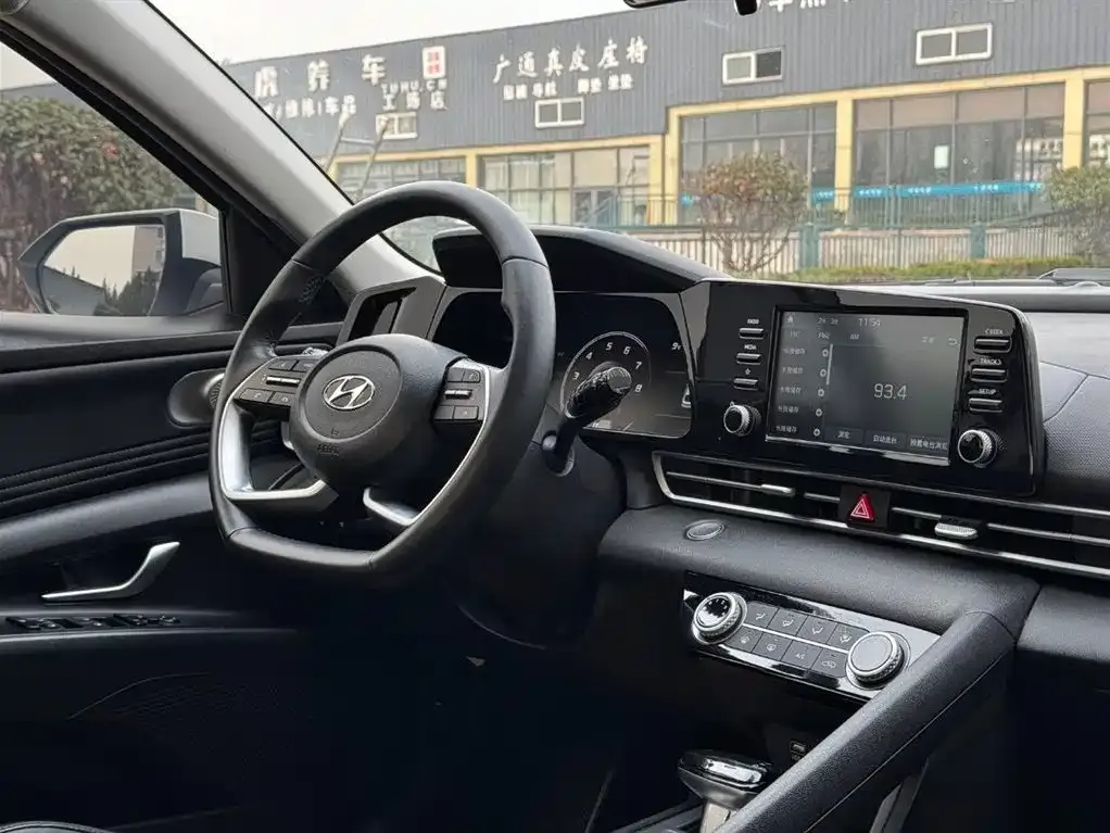 Hyundai Elantra 2023 из CN, фото 8