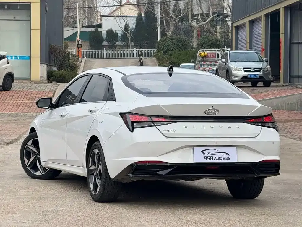 Hyundai Elantra 2023 из CN, фото 4