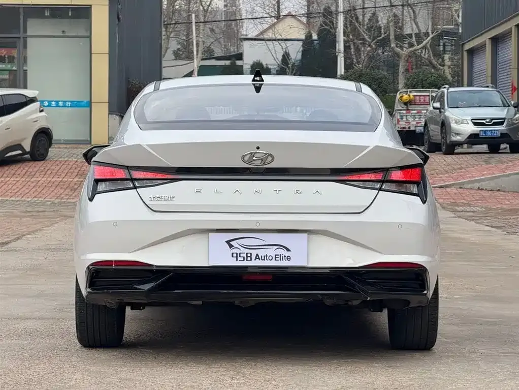 Hyundai Elantra 2023 из CN, фото 2