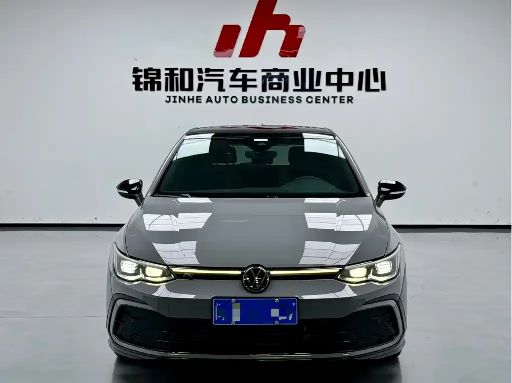 Volkswagen Golf 2024 из CN, фото 2