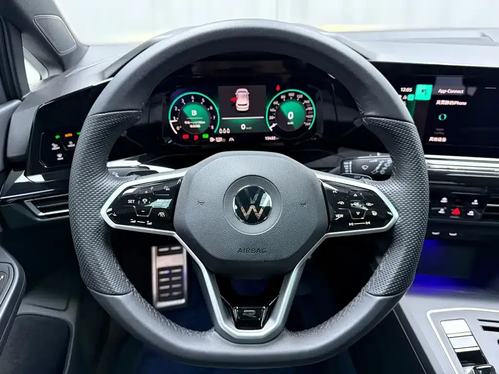 Volkswagen Golf 2024 из CN, фото 8