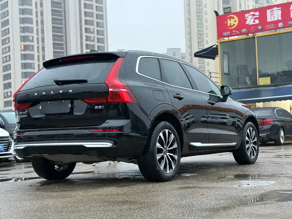Volvo XC60 — фото 6