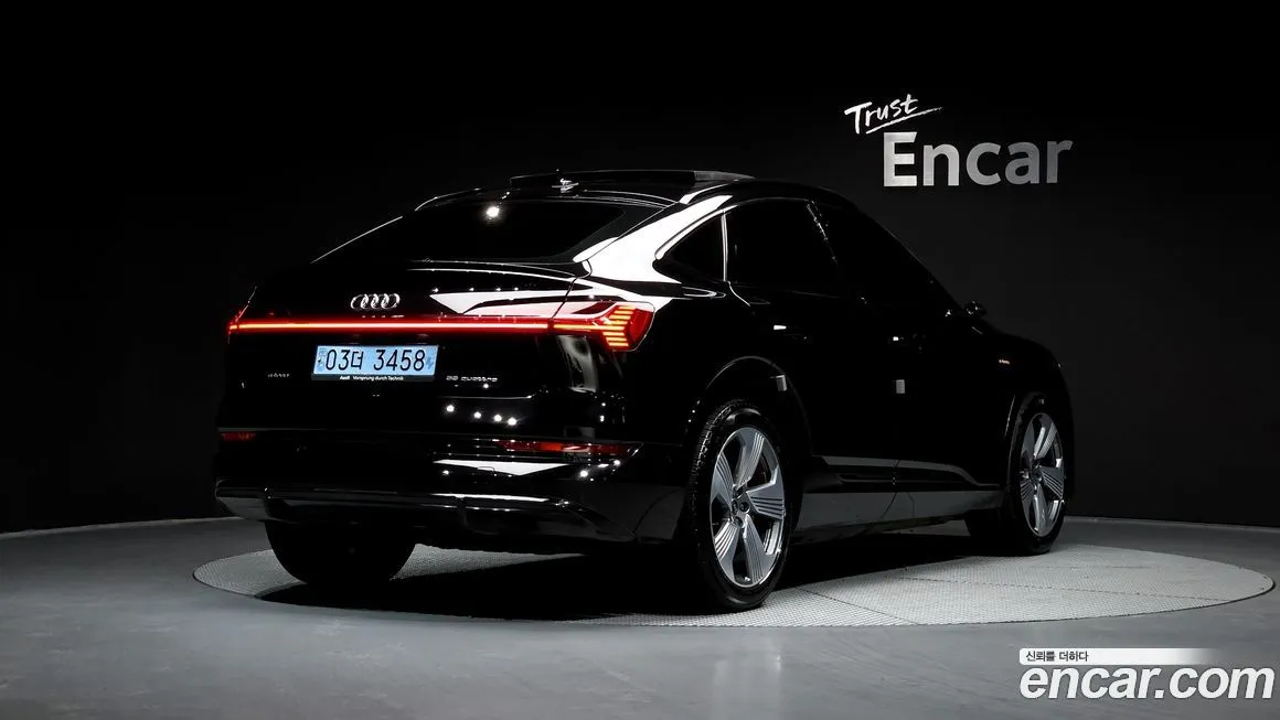 Audi e-tron 2022 из KR, фото 5