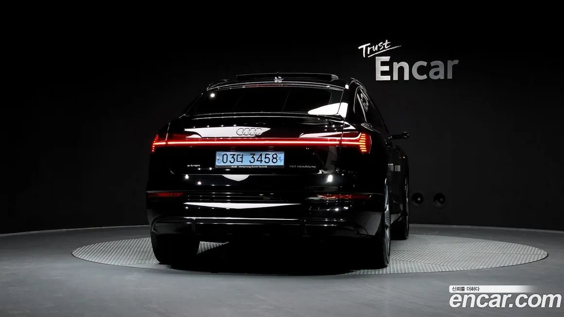 Audi e-tron 2022 из KR, фото 3