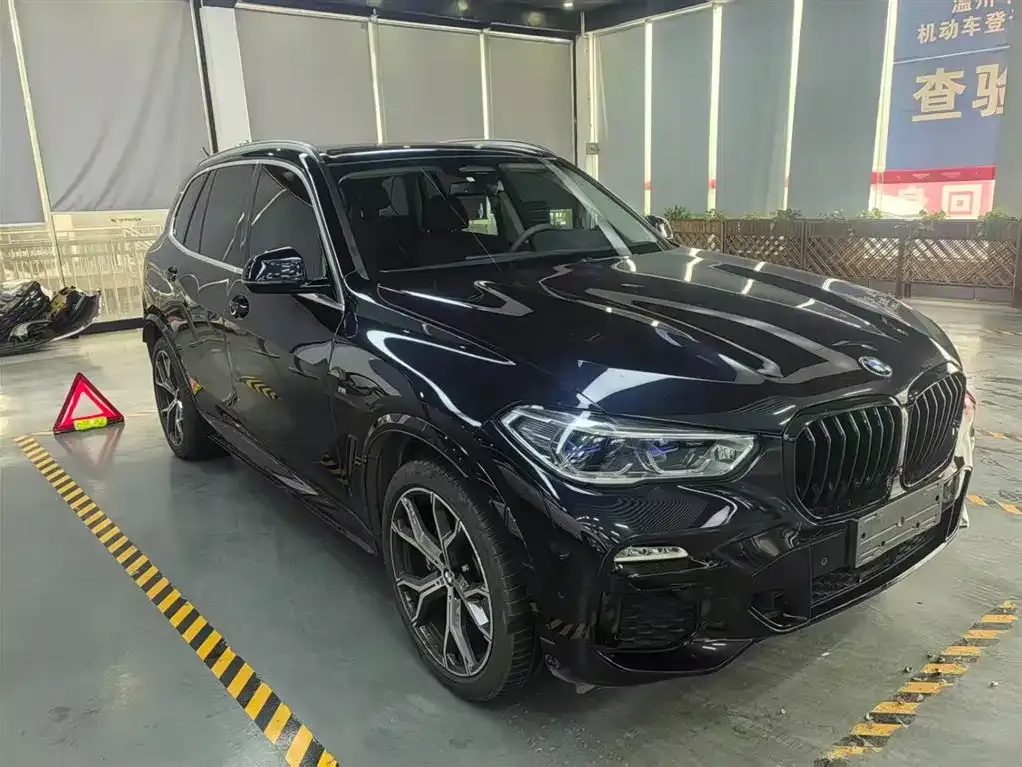 BMW X5 (Import) — фото 1
