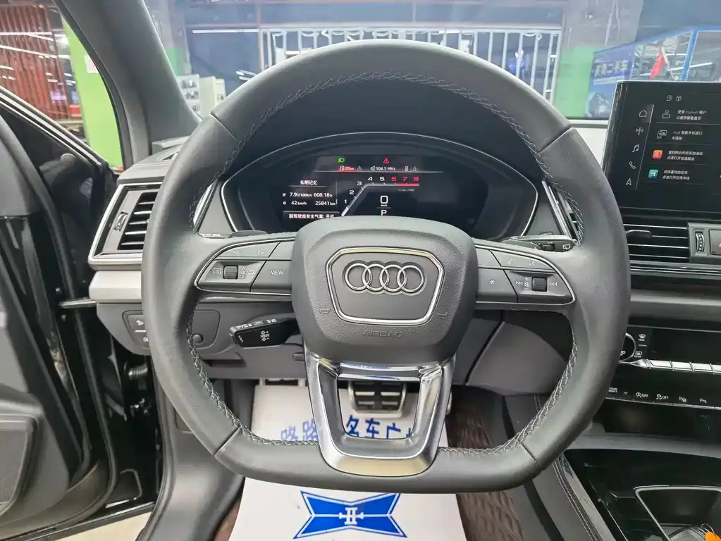 Audi Q5L Sportback — фото 8