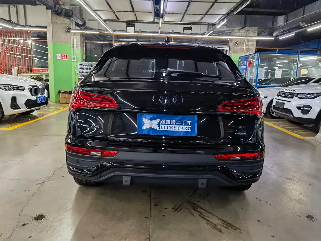 Audi Q5L Sportback — фото 3