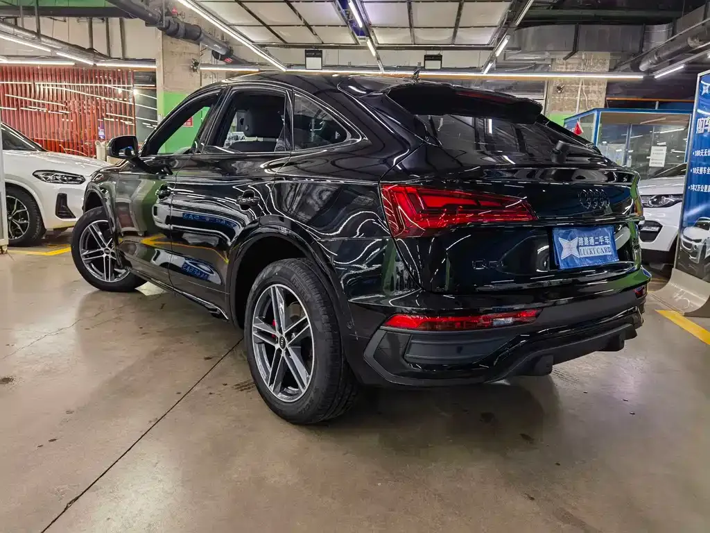 Audi Q5L Sportback — фото 6