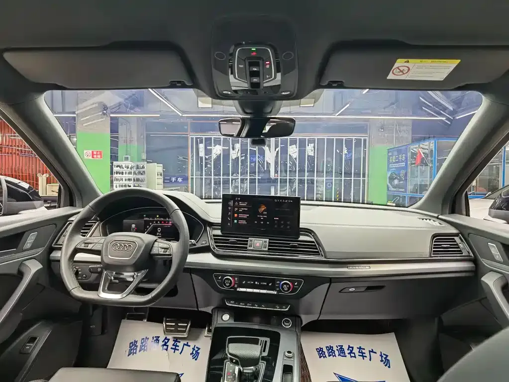 Audi Q5L Sportback — фото 9