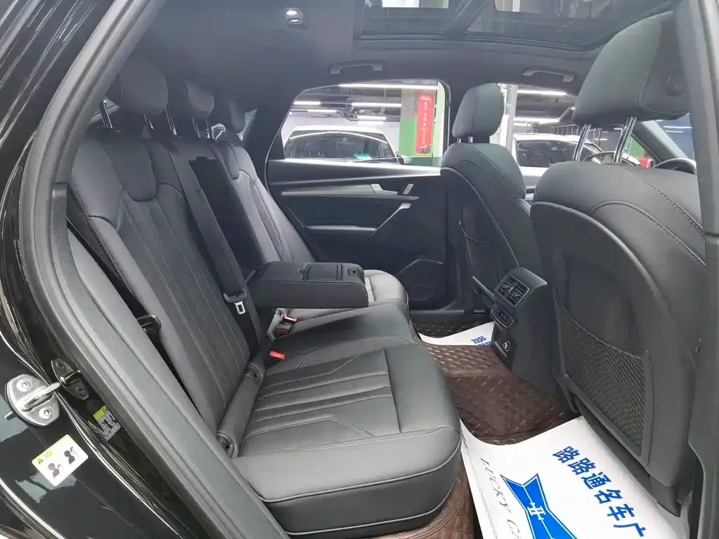 Audi Q5L Sportback — фото 7