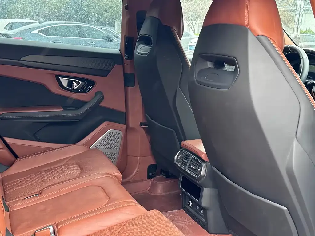 Lamborghini Urus 2024 из CN, фото 2