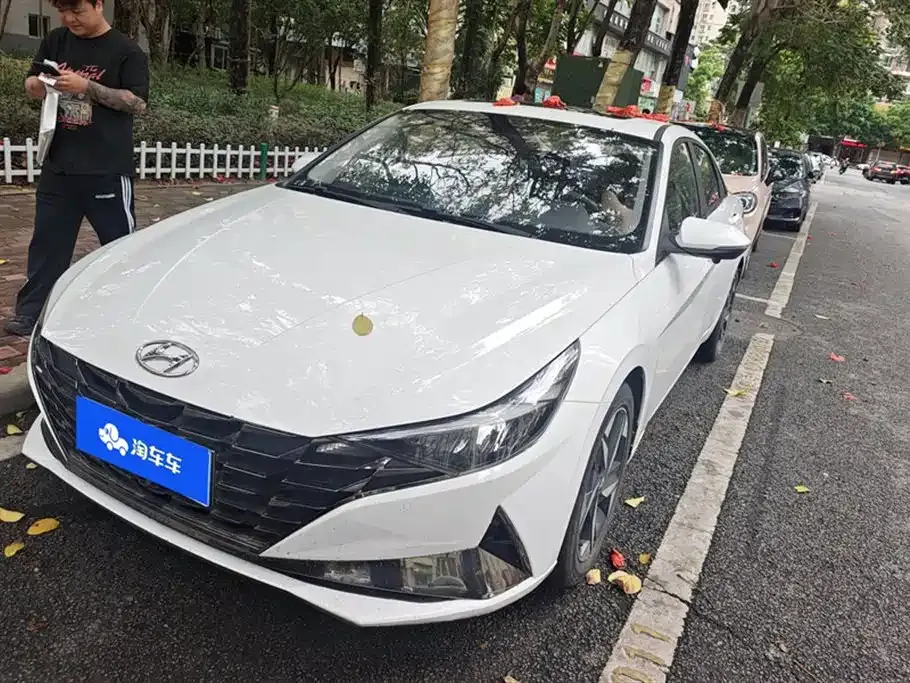 Hyundai Elantra 2023 из CN, фото 1