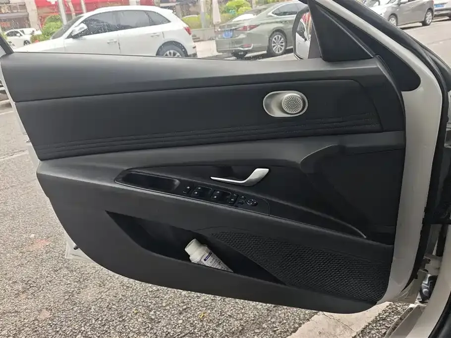 Hyundai Elantra 2023 из CN, фото 5