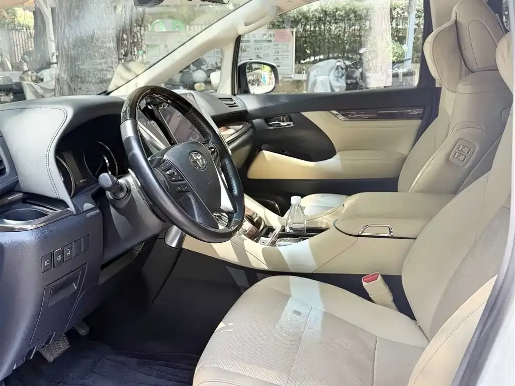 Toyota Alphard 2022 из CN, фото 3