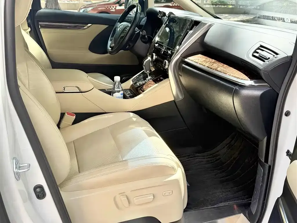 Toyota Alphard 2022 из CN, фото 5