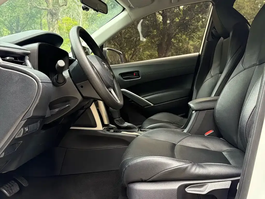 Toyota Frontlander 2023 из CN, фото 2