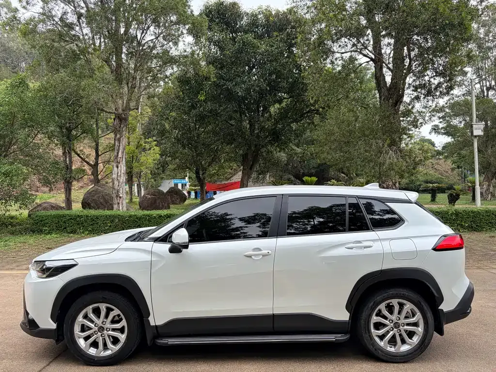Toyota Frontlander 2023 из CN, фото 10