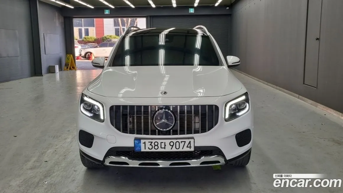 Mercedes-Benz GLB-Class — фото 7