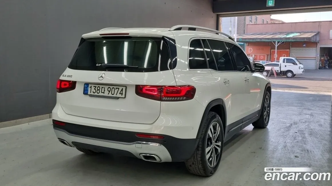 Mercedes-Benz GLB-Class — фото 4