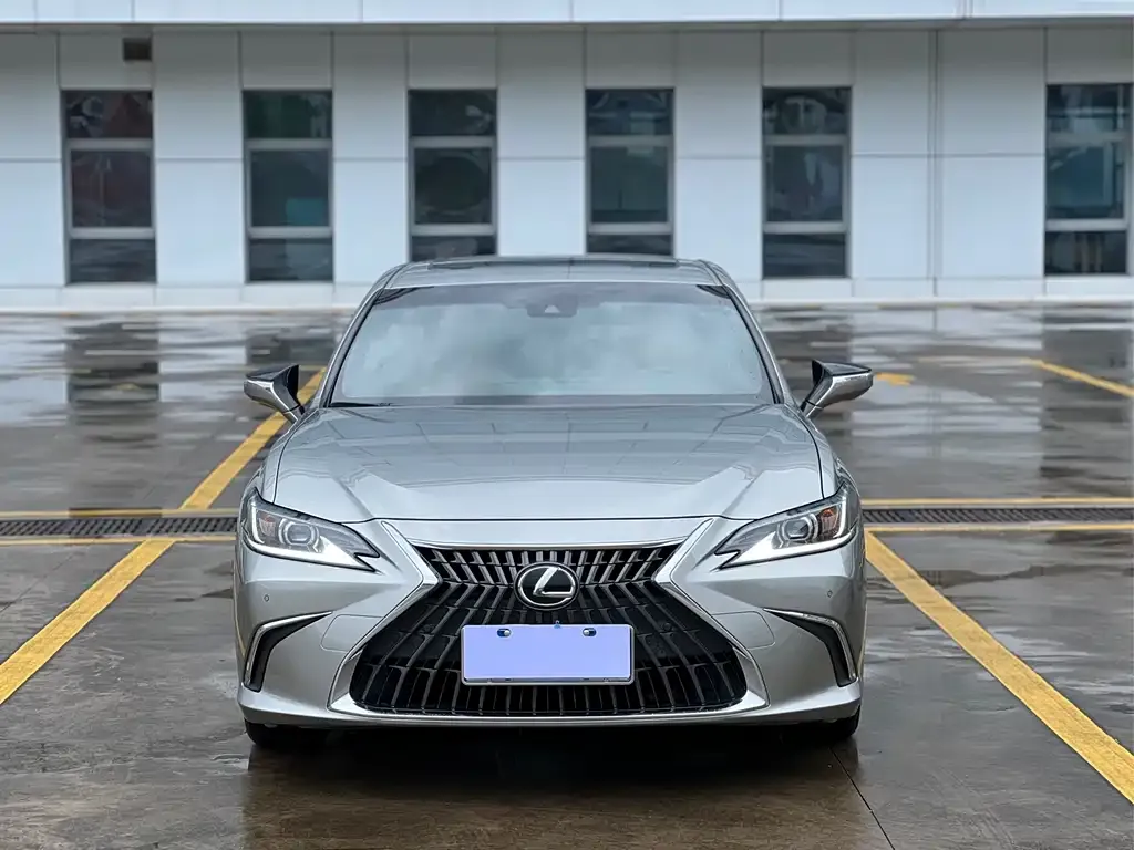 Lexus ES — фото 6