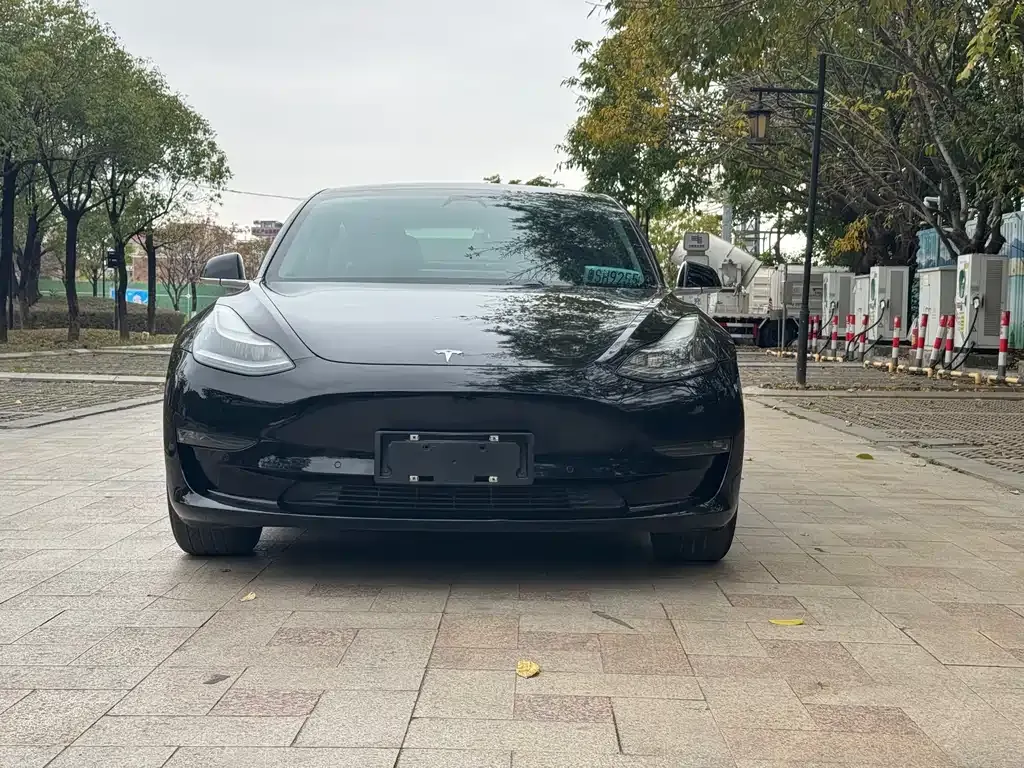 Tesla Model 3 — фото 5