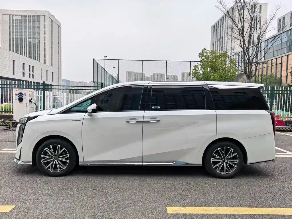 GAC Motor Trumpchi M8 — фото 9